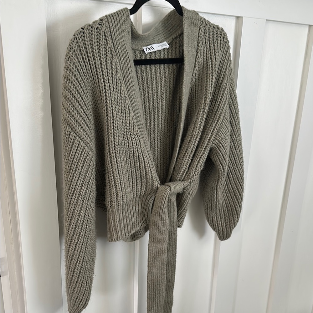 Zara Green Knit Cardigan Sweater